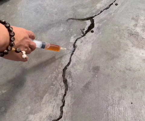 威宁混凝土裂缝修补技术详解​